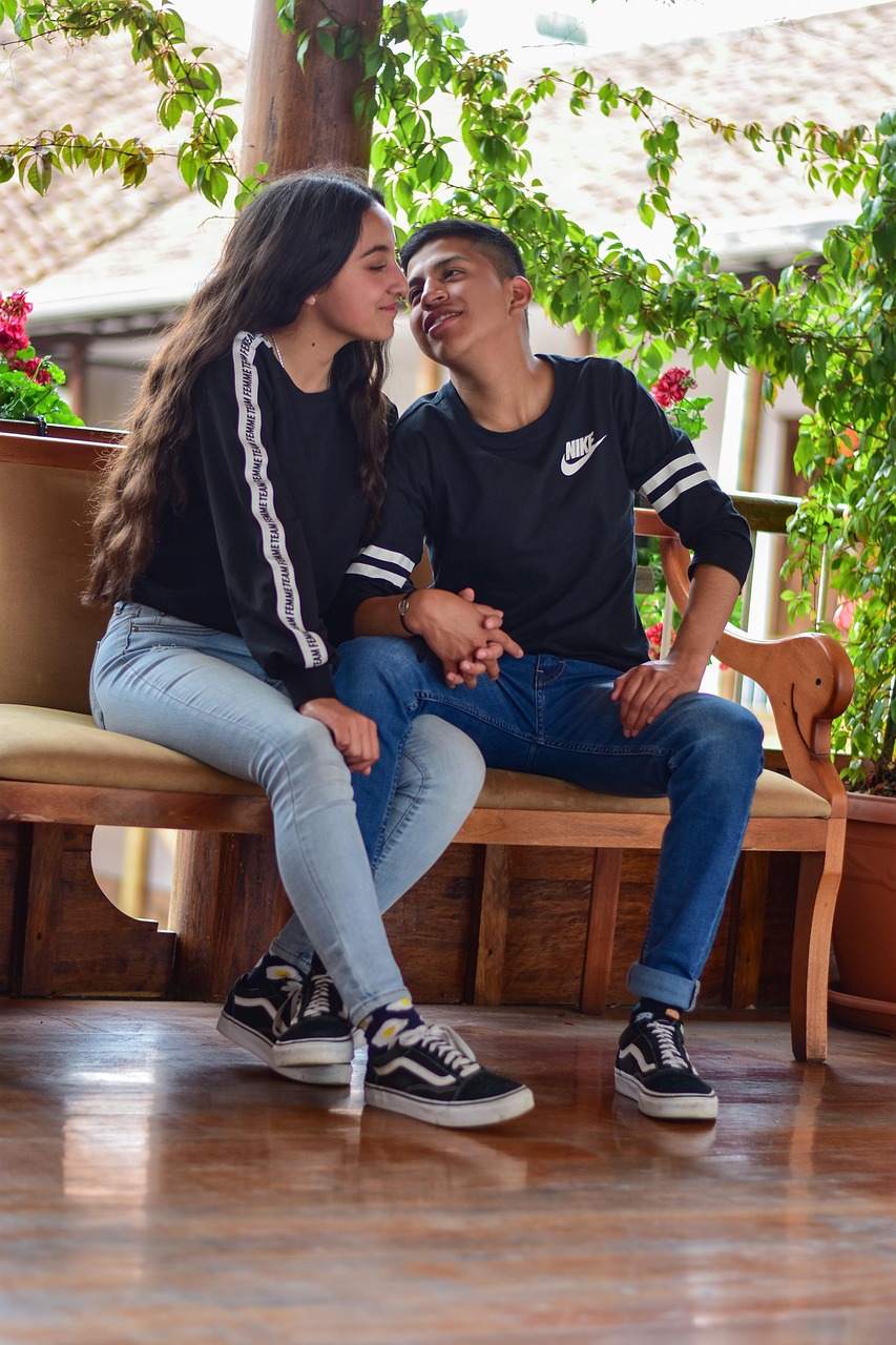 爱情保卫战最新一期深度探讨现代婚恋挑战与应对之道，婚姻揭秘与关系挑战解析
