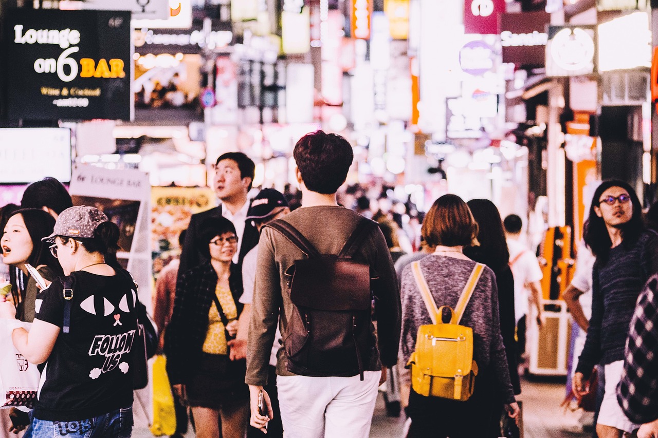 最新爱国教育影片，点燃青春激情，共铸国家未来