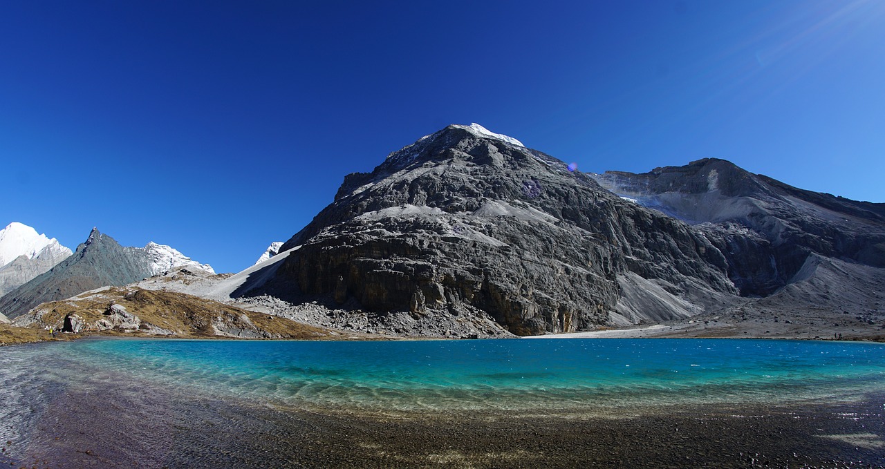 除却巫山，电影中的时空之旅探索