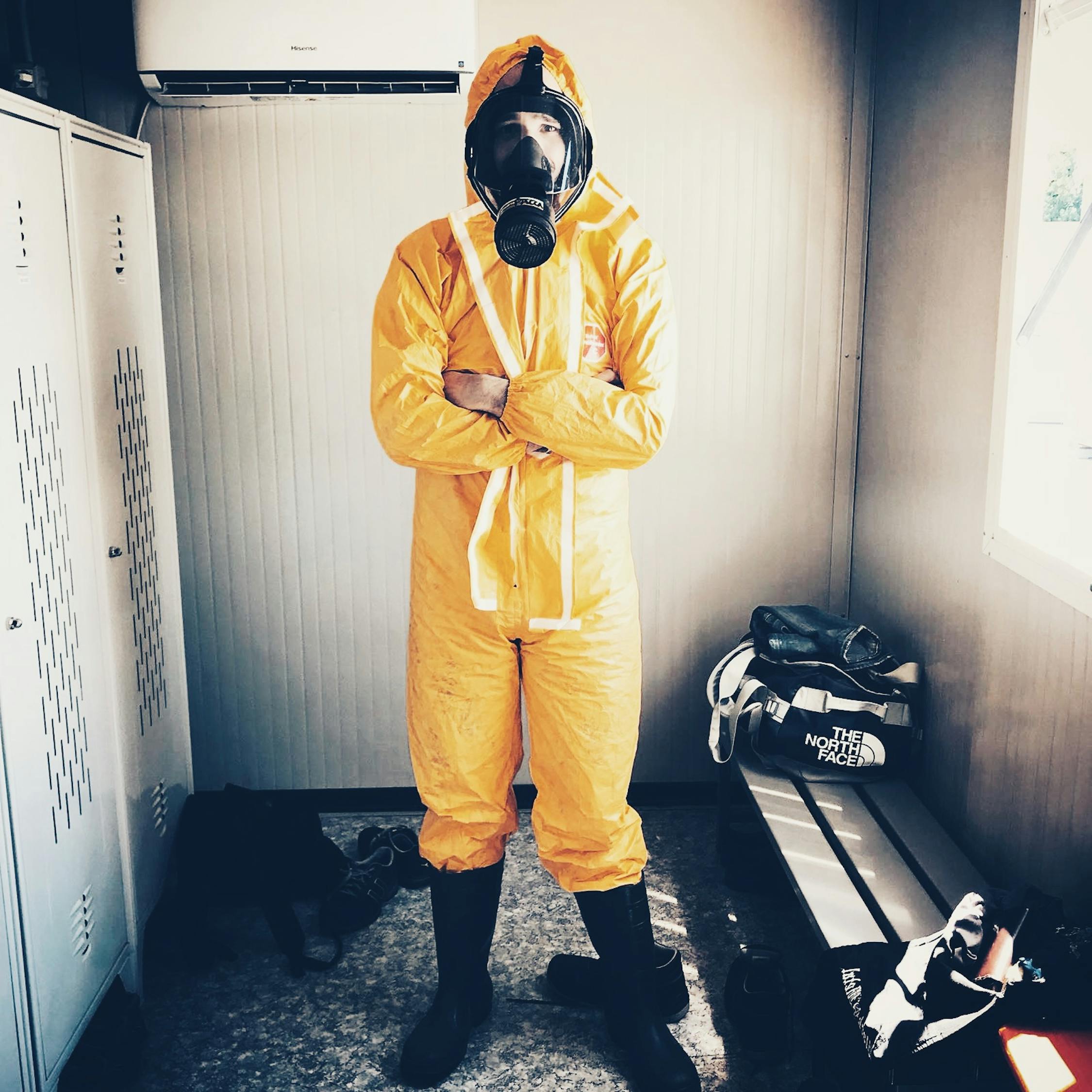 科技革新下的新型隔离防护服，防护升级新篇章